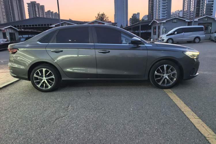 Used Geely Auto Emgrand 2023 4th Generation Champion Edition 1.5L CVT Prestige Model Exterior 3