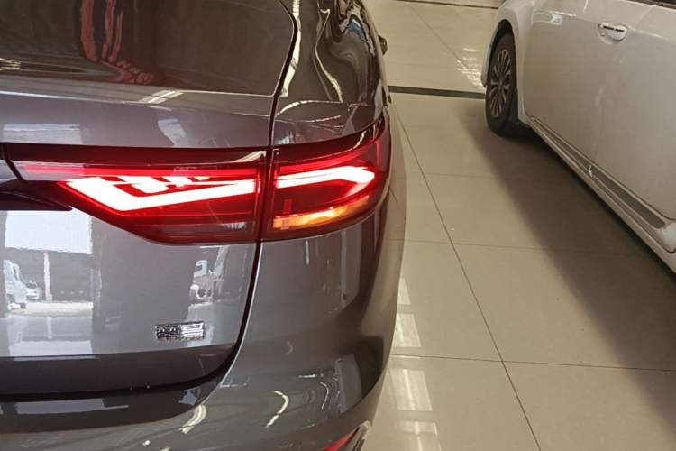 Used Geely Auto Emgrand 2023 4th Generation Champion Edition 1.5L CVT Luxury Model Exterior 3