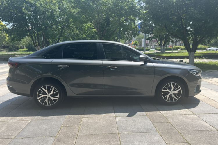 Used Geely Auto Emgrand 2023 4th Generation Champion Edition 1.5L Manual Luxury Model Exterior 3