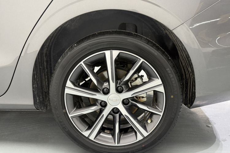 Used Geely Auto Emgrand 2023 4th Generation Champion Edition 1.5L CVT Prestige Model Exterior 4