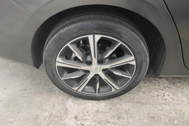 Used Geely Auto Emgrand 2023 4th Generation Champion Edition 1.5L CVT Prestige Model Exterior 5