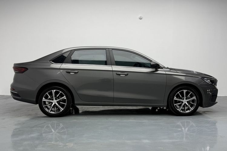 Used Geely Auto Emgrand 2023 4th Generation Champion Edition 1.5L CVT Prestige Model Exterior 6