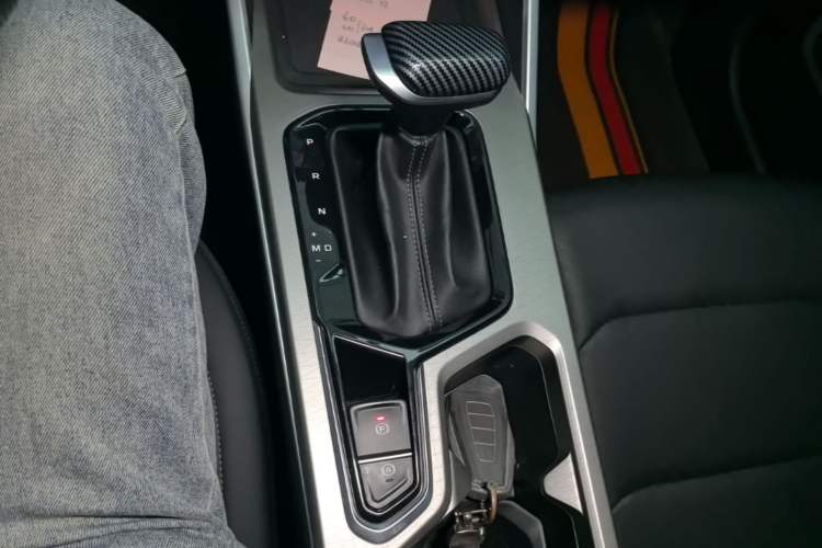 Used Geely Auto Emgrand 2023 4th Generation Champion Edition 1.5L CVT Luxury Model Gear Lever
