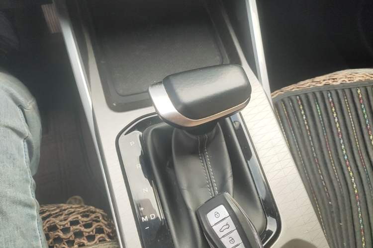Used Geely Auto Emgrand 2023 4th Generation Champion Edition 1.5L CVT Prestige Model Gear Lever