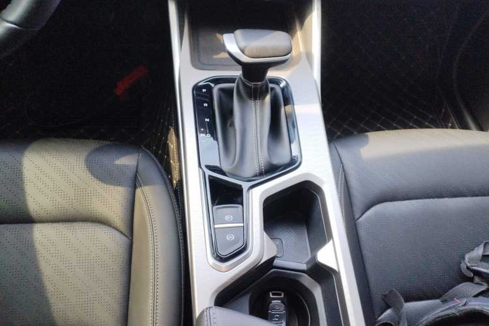 Used Geely Auto Emgrand 2023 4th Generation Champion Edition 1.5L CVT Luxury Model Gear Lever