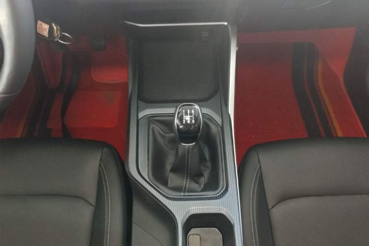 Used Geely Auto Emgrand 2023 4th Generation Champion Edition 1.5L Manual Luxury Model Gear Lever