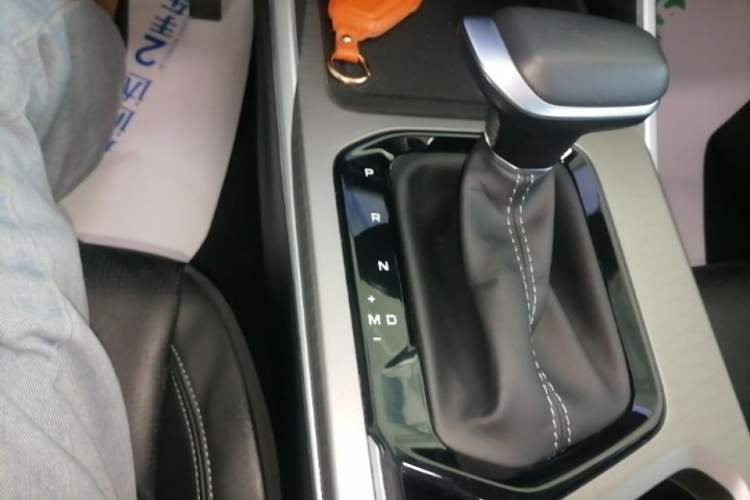 Used Geely Auto Emgrand 2023 4th Generation Champion Edition 1.5L CVT Prestige Model Gear Lever