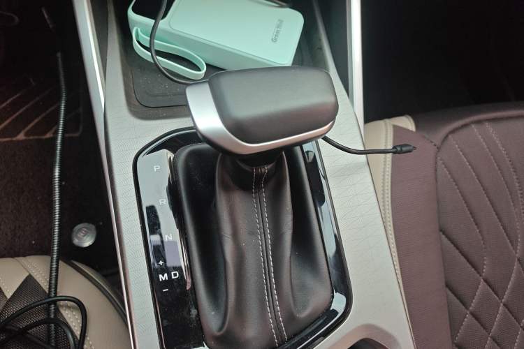 Used Geely Auto Emgrand 2023 4th Generation Champion Edition 1.5L CVT Luxury Model Gear Lever