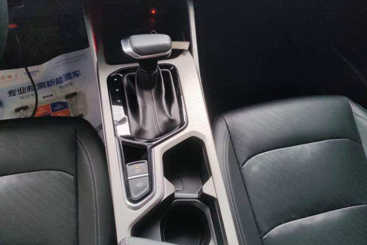 Used Geely Auto Emgrand 2023 4th Generation Champion Edition 1.5L CVT Prestige Model Gear Lever
