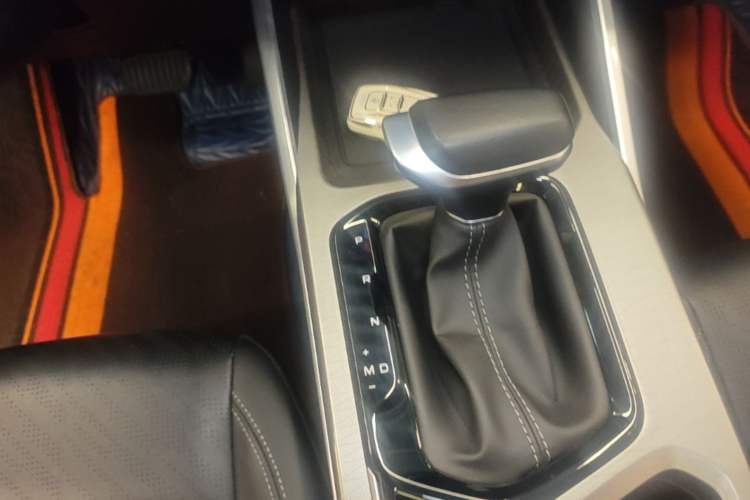 Used Geely Auto Emgrand 2023 4th Generation Champion Edition 1.5L CVT Prestige Model Gear Lever