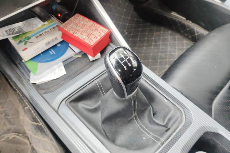 Used Geely Auto Emgrand 2023 4th Generation Champion Edition 1.5L Manual Luxury Model Gear Lever
