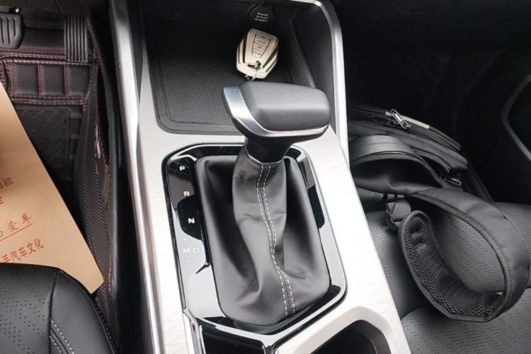 Used Geely Auto Emgrand 2023 4th Generation Champion Edition 1.5L CVT Prestige Model Gear Lever