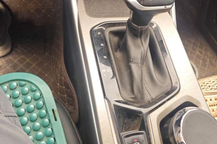 Used Geely Auto Emgrand 2023 4th Generation Champion Edition 1.5L CVT Prestige Model Gear Lever