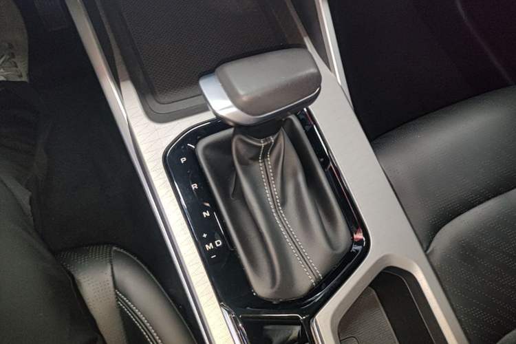 Used Geely Auto Emgrand 2023 4th Generation Champion Edition 1.5L CVT Luxury Model Gear Lever