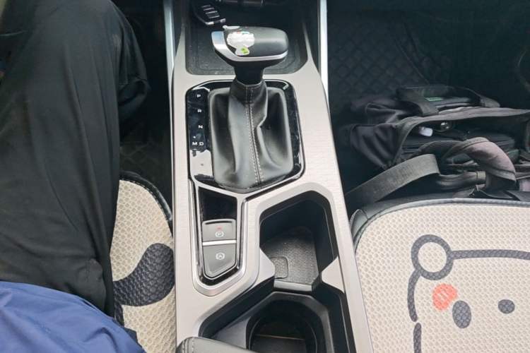 Used Geely Auto Emgrand 2023 4th Generation Champion Edition 1.5L CVT Prestige Model Gear Lever