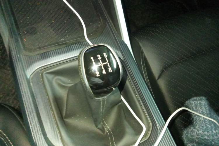 Used Geely Auto Emgrand 2023 4th Generation Champion Edition 1.5L Manual Luxury Model Gear Lever