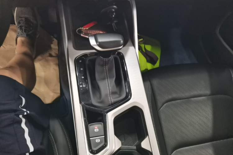 Used Geely Auto Emgrand 2023 4th Generation Champion Edition 1.5L CVT Prestige Model Gear Lever
