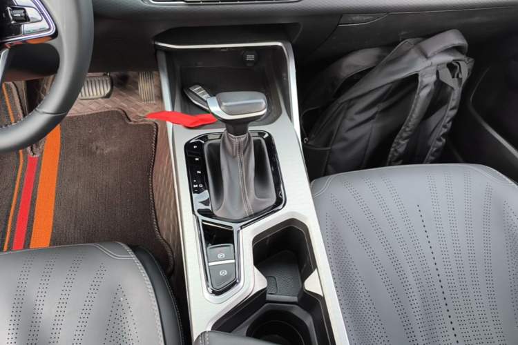 Used Geely Auto Emgrand 2023 4th Generation Champion Edition 1.5L CVT Prestige Model Gear Lever