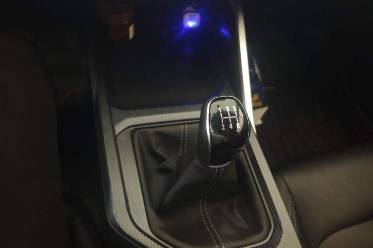 Used Geely Auto Emgrand 2023 4th Generation Champion Edition 1.5L Manual Luxury Model Gear Lever