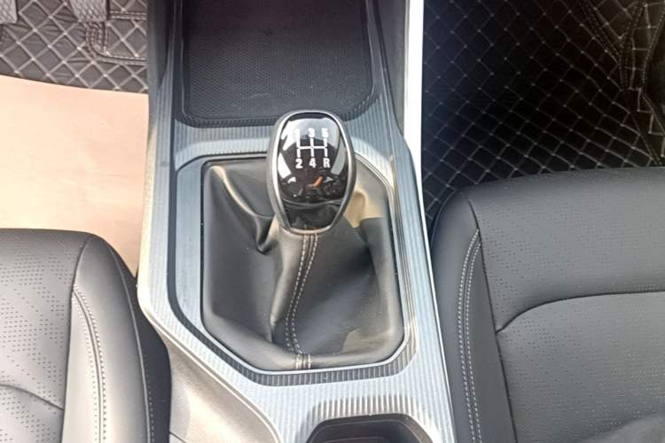 Used Geely Auto Emgrand 2023 4th Generation Champion Edition 1.5L Manual Luxury Model Gear Lever
