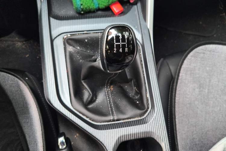 Used Geely Auto Emgrand 2023 4th Generation Champion Edition 1.5L Manual Luxury Model Gear Lever