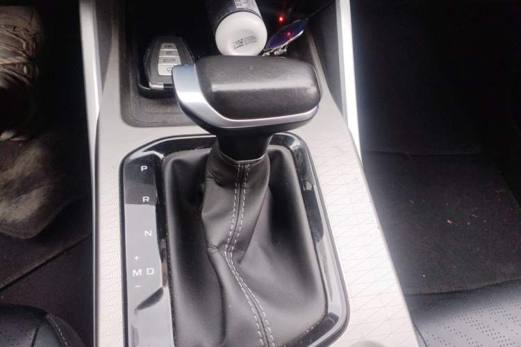 Used Geely Auto Emgrand 2023 4th Generation Champion Edition 1.5L CVT Luxury Model Gear Lever