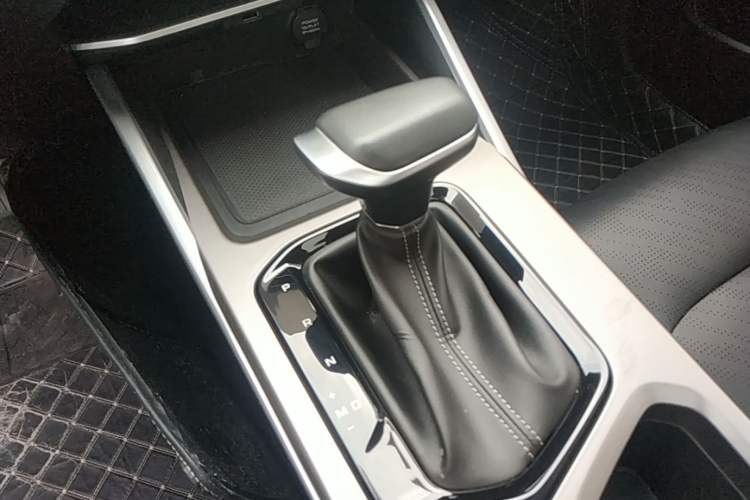 Used Geely Auto Emgrand 2023 4th Generation Champion Edition 1.5L CVT Prestige Model Gear Lever