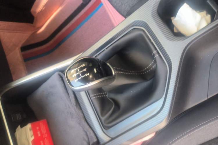 Used Geely Auto Emgrand 2023 4th Generation Champion Edition 1.5L Manual Luxury Model Gear Lever