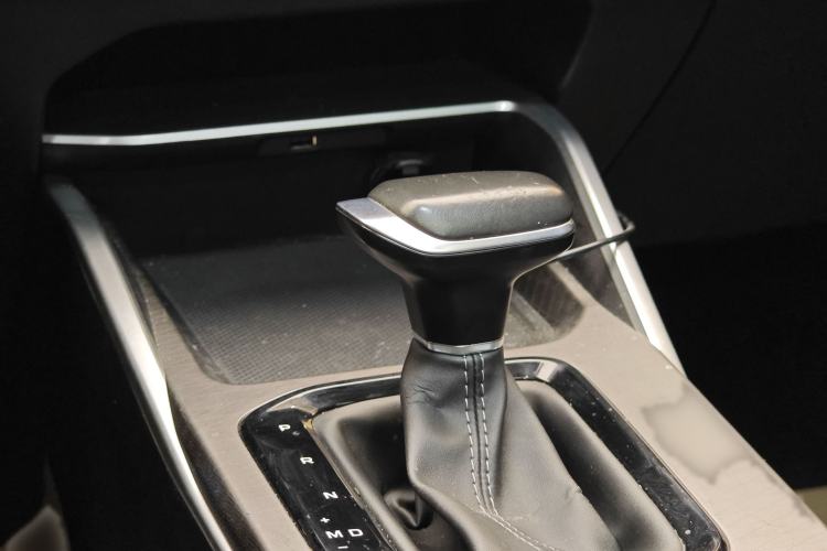 Used Geely Auto Emgrand 2023 4th Generation Champion Edition 1.5L CVT Prestige Model Gear Lever