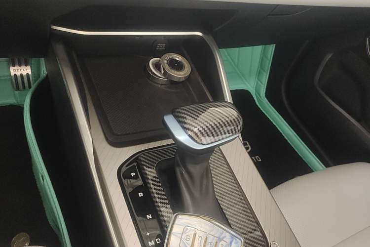 Used Geely Auto Emgrand 2023 4th Generation Champion Edition 1.5L CVT Flagship Model Gear Lever
