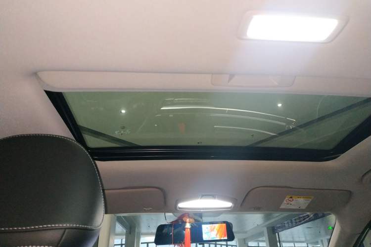 Used Geely Auto Emgrand 2023 4th Generation Champion Edition 1.5L CVT Prestige Model Headliner