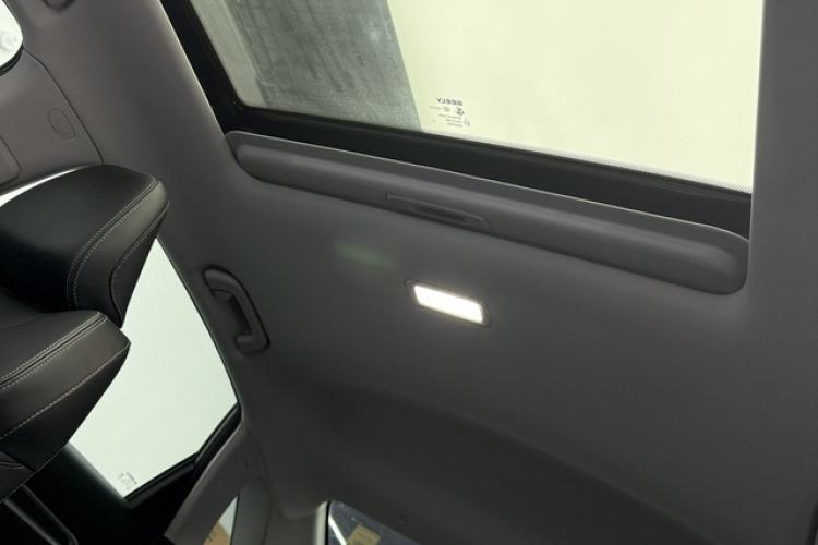Used Geely Auto Emgrand 2023 4th Generation Champion Edition 1.5L CVT Prestige Model Headliner