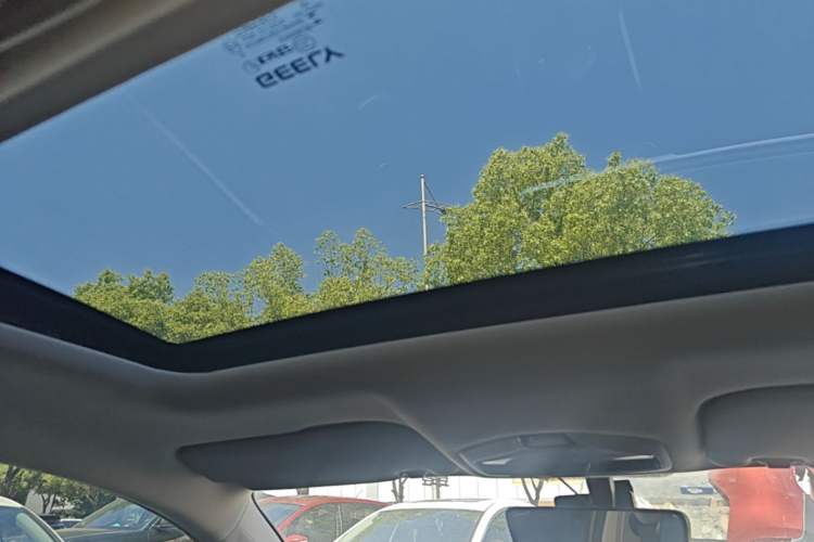 Used Geely Auto Emgrand 2023 4th Generation Champion Edition 1.5L CVT Prestige Model Headliner