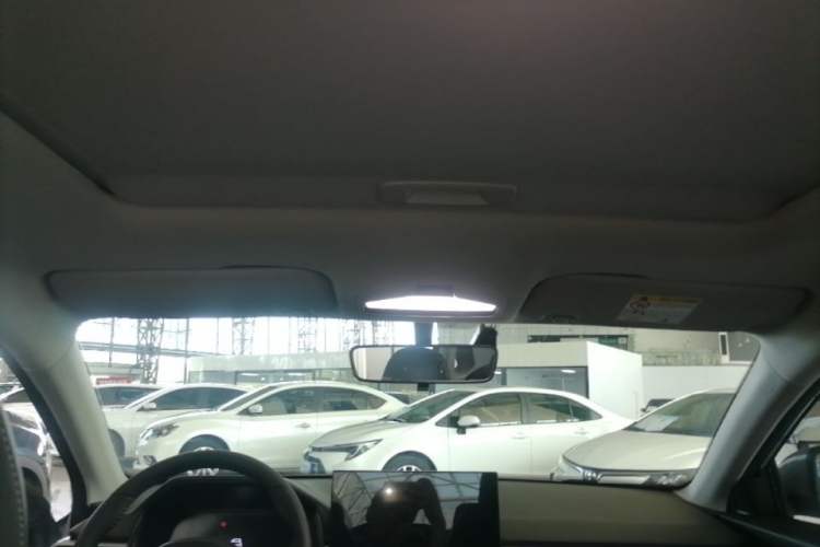 Used Geely Auto Emgrand 2023 4th Generation Champion Edition 1.5L CVT Prestige Model Headliner