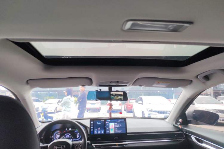 Used Geely Auto Emgrand 2023 4th Generation Champion Edition 1.5L CVT Prestige Model Headliner