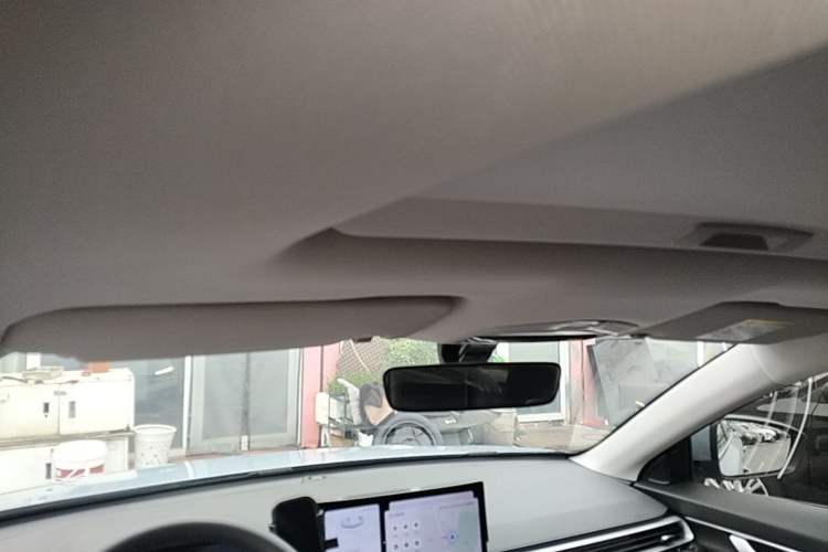 Used Geely Auto Emgrand 2023 4th Generation Champion Edition 1.5L CVT Prestige Model Headliner
