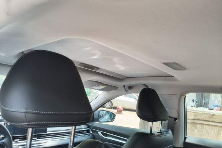 Used Geely Auto Emgrand 2023 4th Generation Champion Edition 1.5L CVT Prestige Model Headliner
