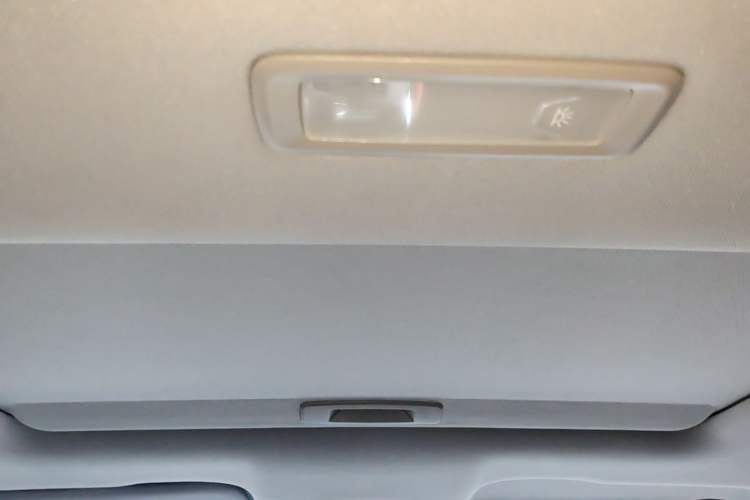Used Geely Auto Emgrand 2023 4th Generation Champion Edition 1.5L CVT Prestige Model Headliner