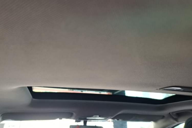 Used Geely Auto Emgrand 2023 4th Generation Champion Edition 1.5L CVT Prestige Model Headliner