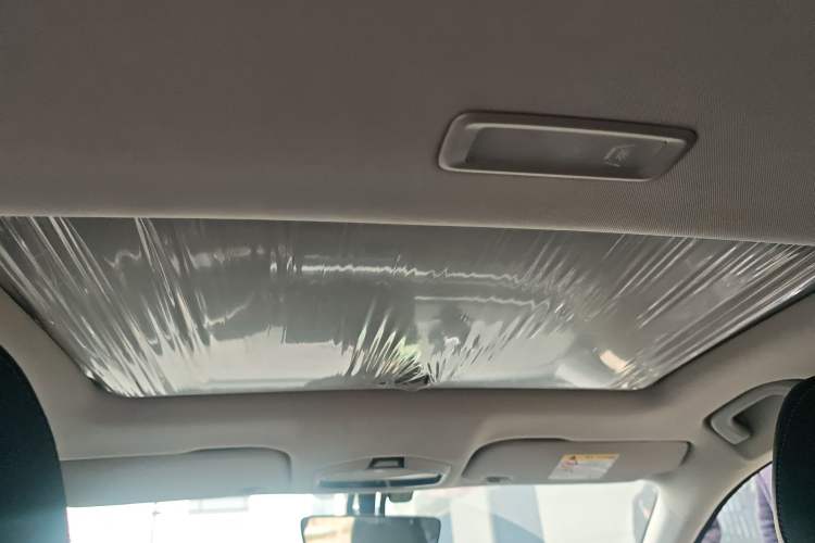 Used Geely Auto Emgrand 2023 4th Generation Champion Edition 1.5L CVT Prestige Model Headliner
