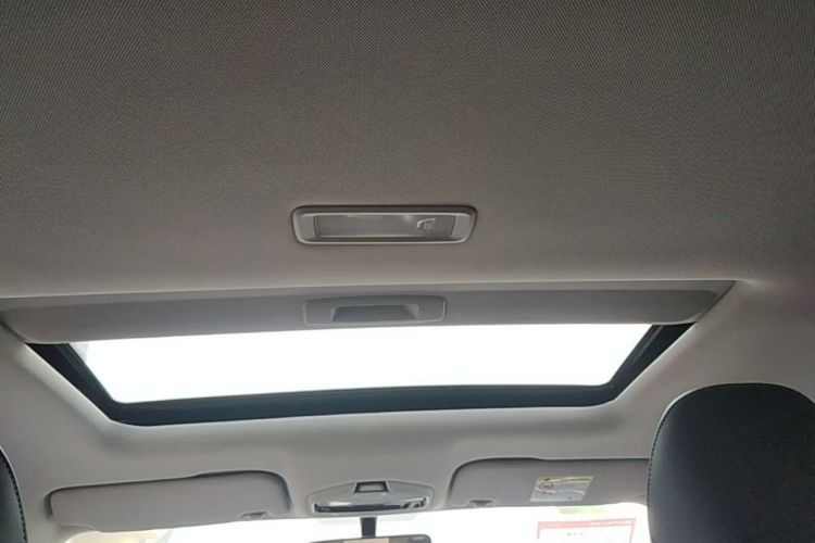 Used Geely Auto Emgrand 2023 4th Generation Champion Edition 1.5L CVT Prestige Model Headliner