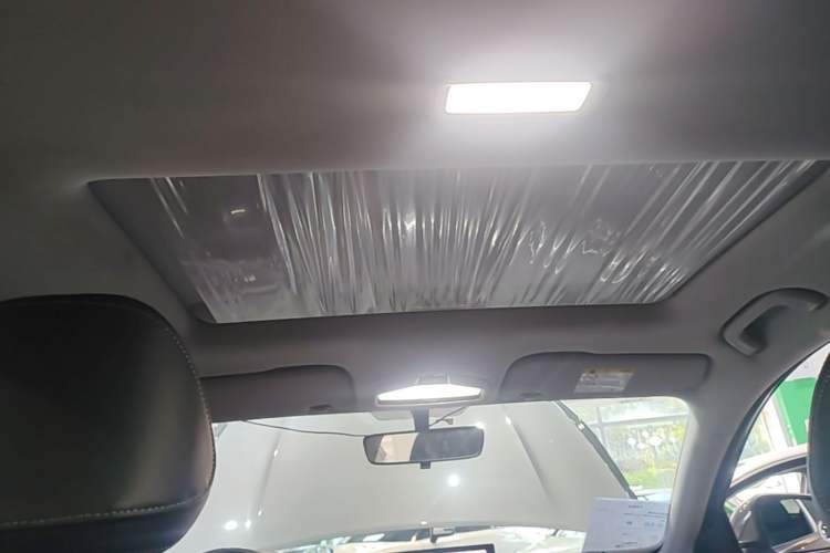 Used Geely Auto Emgrand 2023 4th Generation Champion Edition 1.5L CVT Prestige Model Headliner