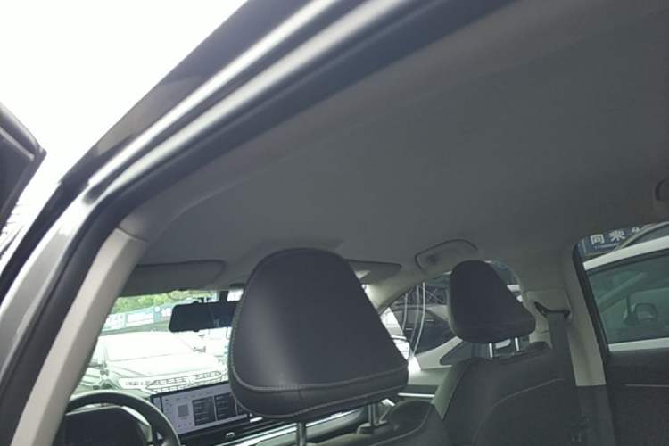Used Geely Auto Emgrand 2023 4th Generation Champion Edition 1.5L CVT Luxury Model Headliner