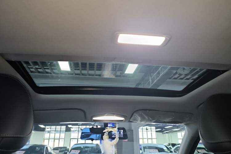 Used Geely Auto Emgrand 2023 4th Generation Champion Edition 1.5L CVT Prestige Model Headliner