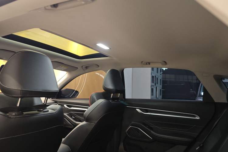 Used Geely Auto Emgrand 2023 4th Generation Champion Edition 1.5L CVT Prestige Model Headliner