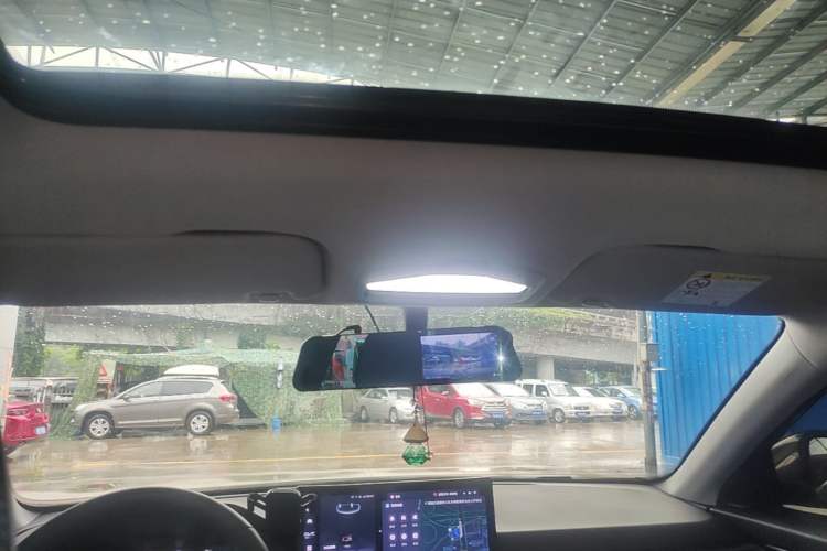 Used Geely Auto Emgrand 2023 4th Generation Champion Edition 1.5L CVT Flagship Model Headliner