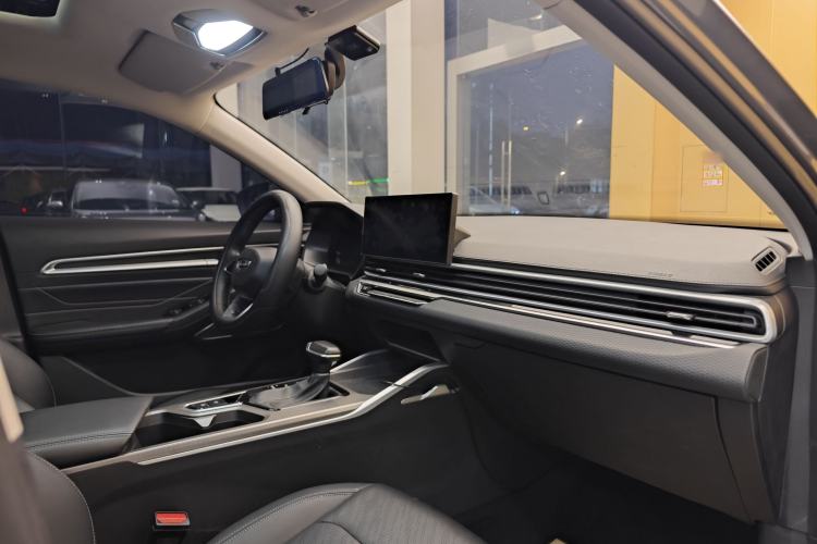 Used Geely Auto Emgrand 2023 4th Generation Champion Edition 1.5L CVT Prestige Model Interior 1