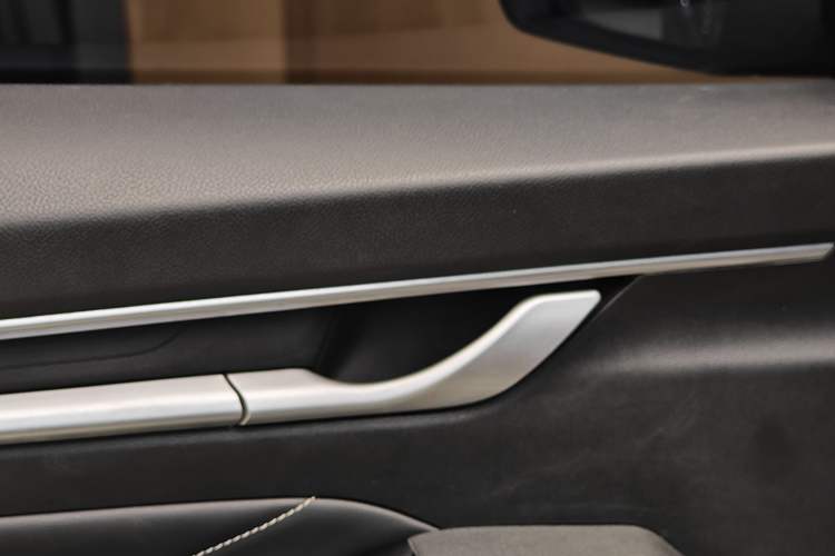 Used Geely Auto Emgrand 2023 4th Generation Champion Edition 1.5L CVT Prestige Model Interior 12