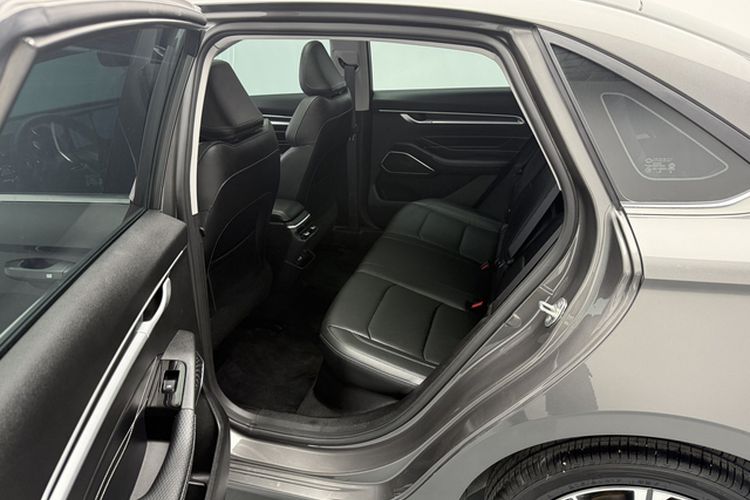 Used Geely Auto Emgrand 2023 4th Generation Champion Edition 1.5L CVT Prestige Model Interior 2