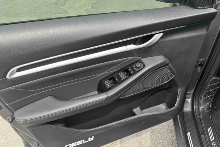 Used Geely Auto Emgrand 2023 4th Generation Champion Edition 1.5L CVT Luxury Model Interior 2